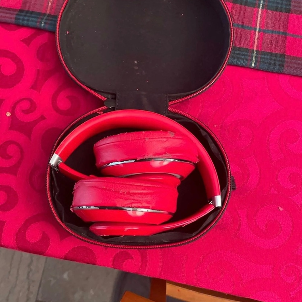 Beats Studio 2 wireless
